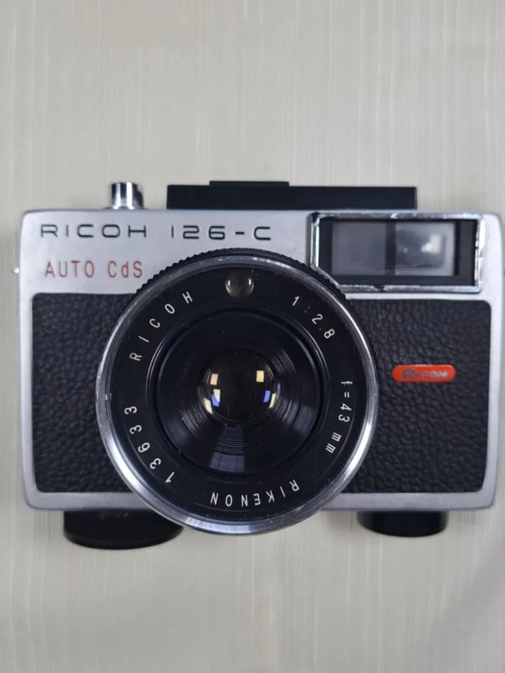 RICOH 126-C AUTO CdS 35MM CAMERA - UNTESTED - MAY NOT WORK. POSSIBLE PARTS ONLY.